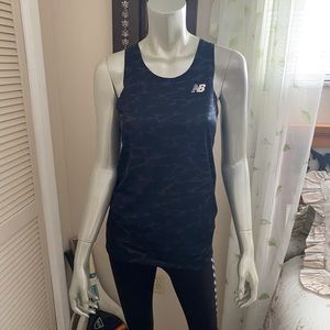 WOMENS NEW BALANCE TOP SIZE SMALL